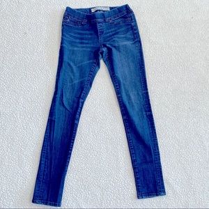 Pull on denim leggings size 6